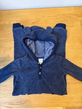 💚 5 for $15/ Carter's hooded fleece body suit with bear decals